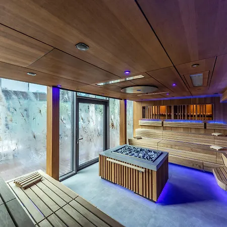 Szálloda Quellenhof Luxury 5*