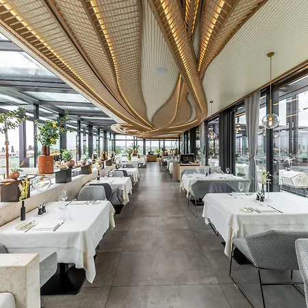 Szálloda Quellenhof Luxury 5*
