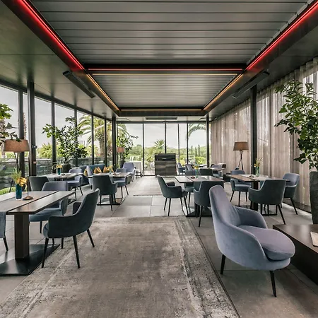 Quellenhof Luxury 호텔