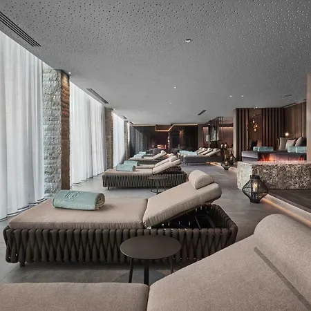 호텔 Quellenhof Luxury 라찌제